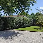 Teny Vila La Teste-de-Buch
